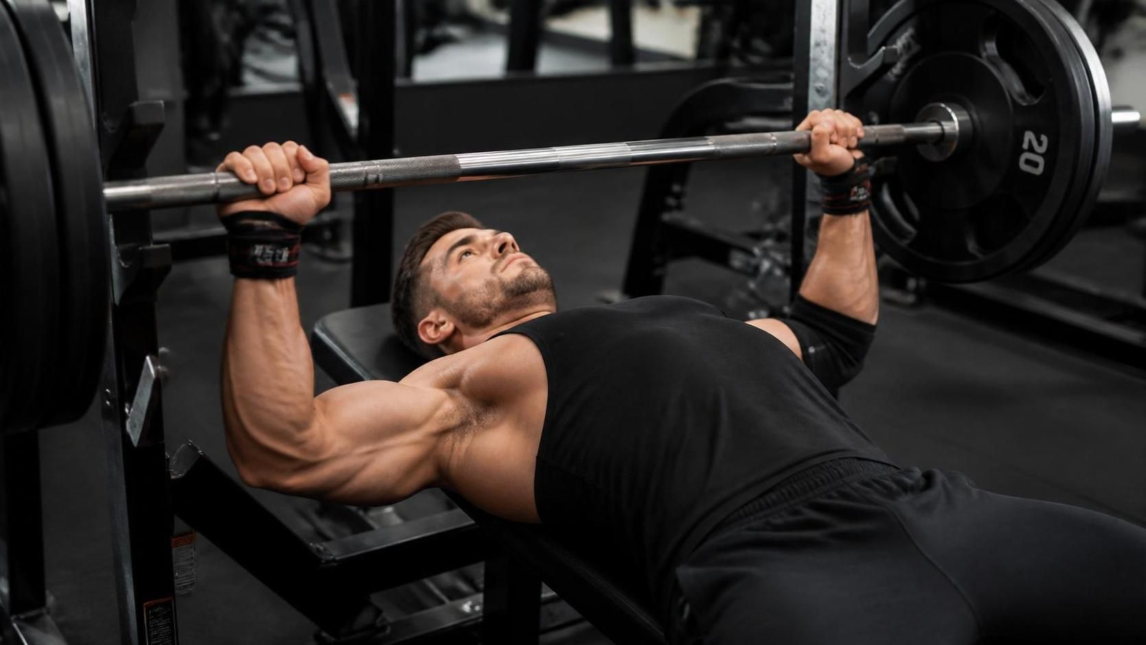 découvrez notre guide complet sur le développé couché à la barre pour muscler efficacement vos pectoraux avec les meilleures techniques et conseils.