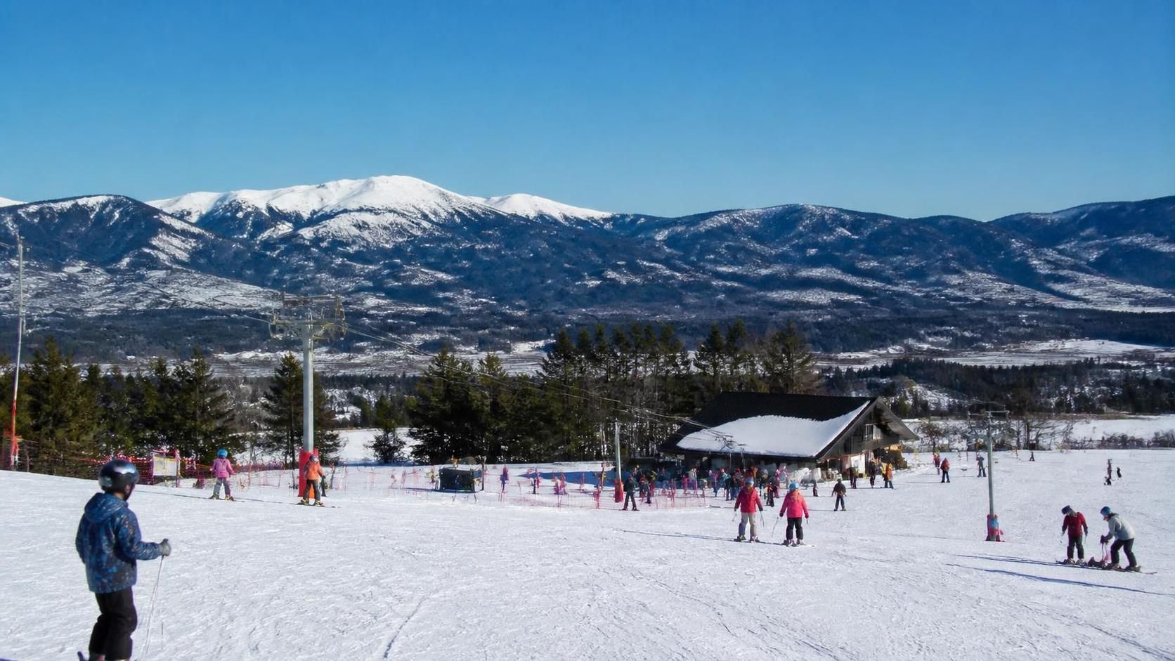 observez en temps réel les magnifiques panoramas grâce à la webcam la quillane. vivez une expérience immersive et découvrez chaque instant de ce site exceptionnel.